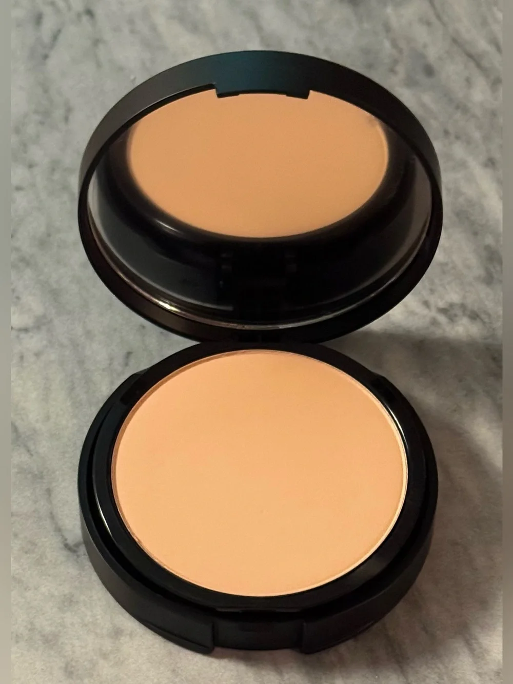 BareMinerals Barepro 24H Skin Perfecting Matte Powder Foundation Light 25 NIB